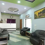 Oyo Hotel Blue Moon